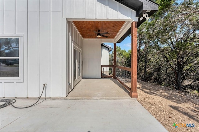 view of patio with ceiling fan