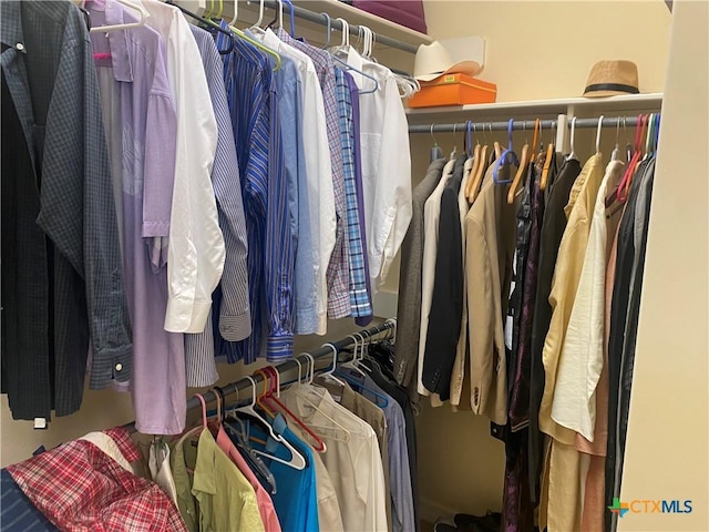 104 Woodcreek Cir, Victoria, TX 77904 - view of walk in closet