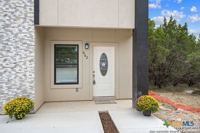 view of property entrance