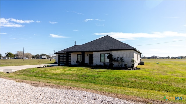 view of front of house featuring a front yard