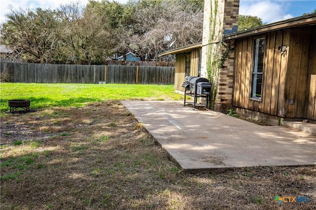 view of yard with a patio