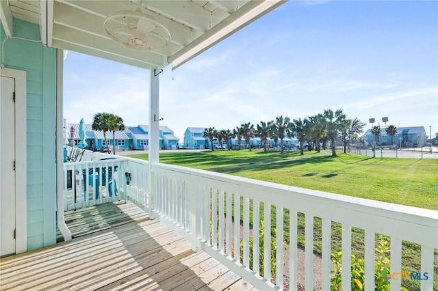 balcony featuring ceiling fan