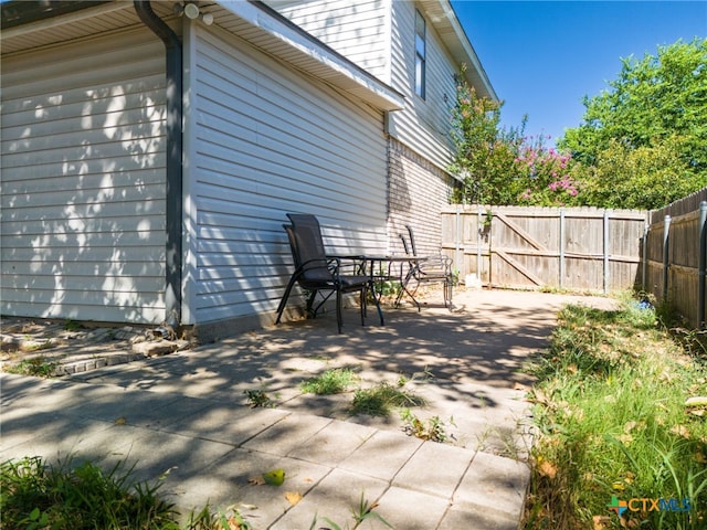 517 Margaret Lee St, Copperas Cove, TX 76522 - view of patio / terrace featuring a gate