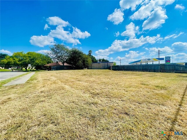 7002 Nursery Dr, Victoria, TX 77904 - photo 5
