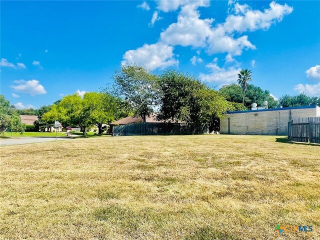 7002 Nursery Dr, Victoria, TX 77904 - photo 4