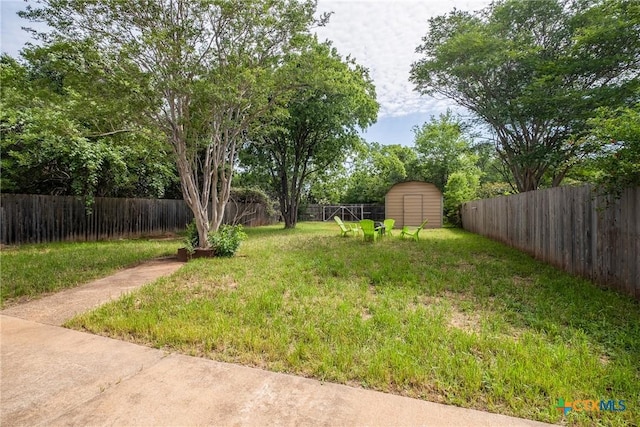 7503 Islander Dr, Austin, TX 78749 - view of yard