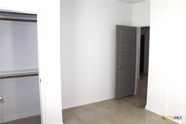 unfurnished bedroom featuring a closet