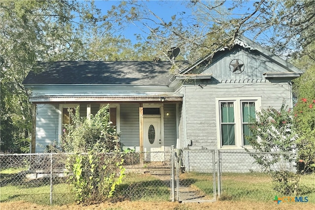 view of front facade