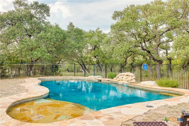 view of swimming pool