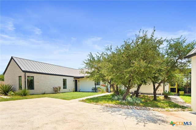 577 Cattle Creek Rd, Johnson City, TX 78636 - photo 3