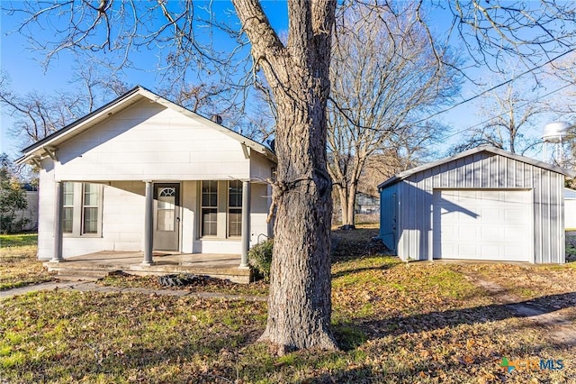 view of front of property featuring covered porch