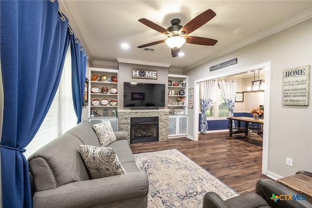 308 W Broadway St, Cuero, TX 77954