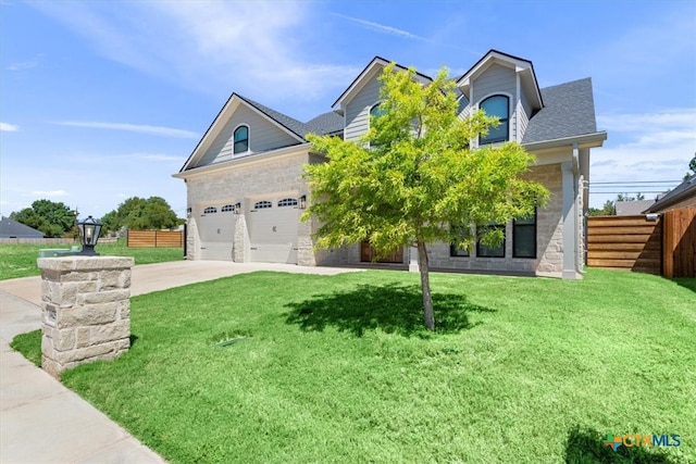 view of front of house featuring a front lawn