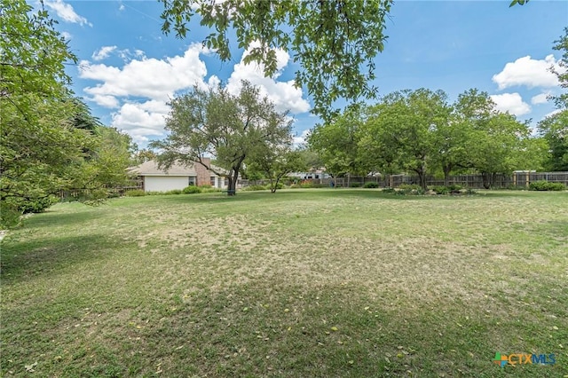 127 Maple Dr, Mountain City, TX 78610 - view of yard