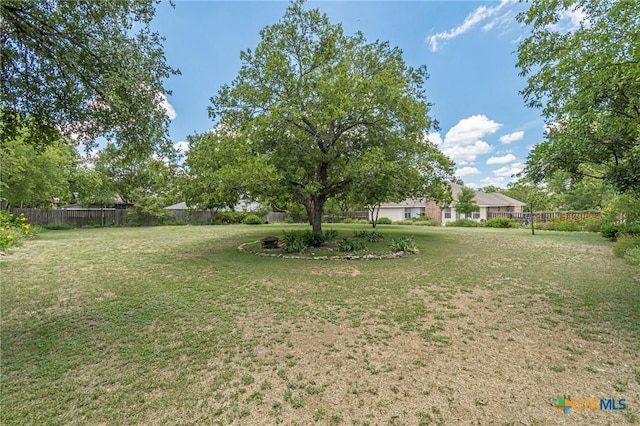 127 Maple Dr, Mountain City, TX 78610 - view of yard