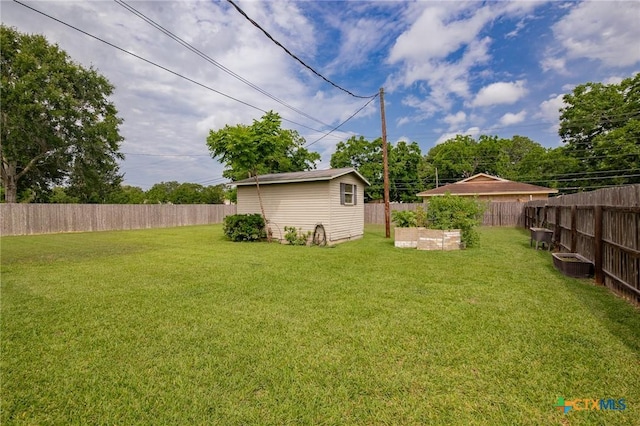 501 Hathaway St, Victoria, TX 77904 - fenced backyard with an outbuilding