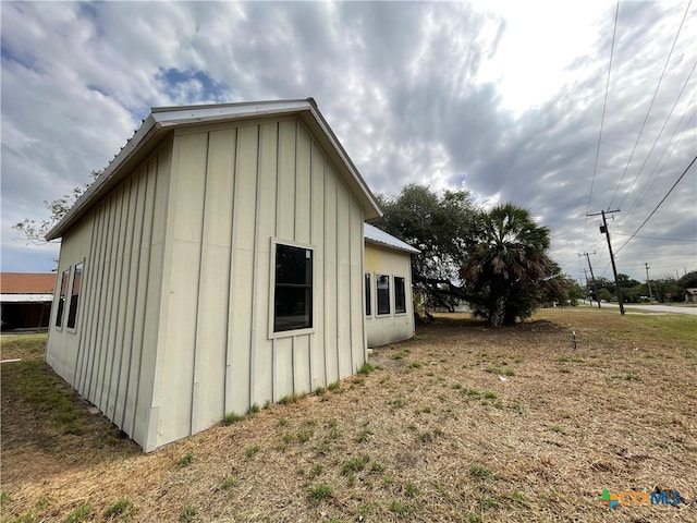 view of side of property