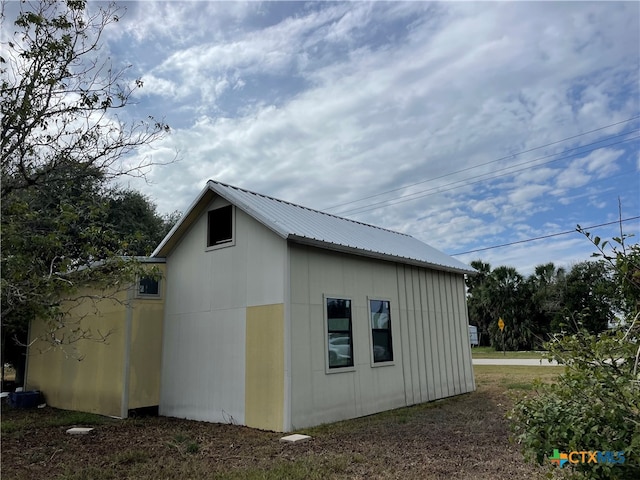 view of outdoor structure