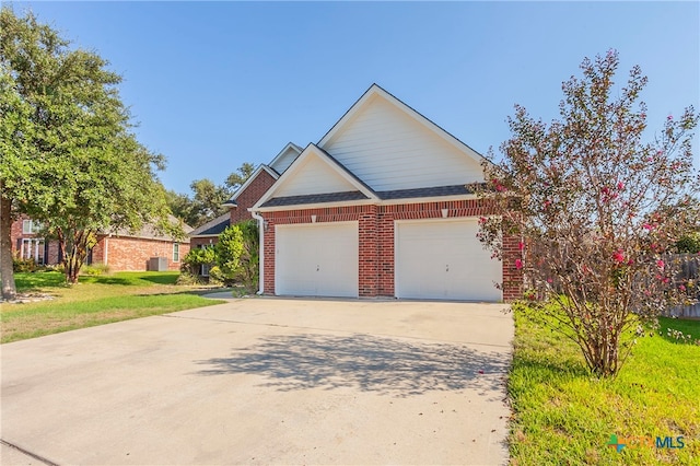 view of front of home with a front yard