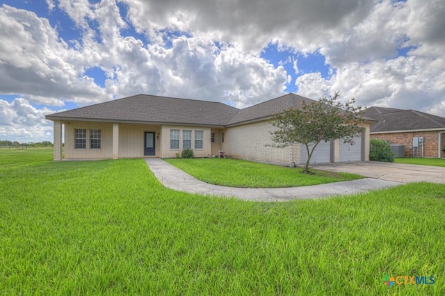 201 Castlewood Dr, Seguin, TX 78155 - photo 1