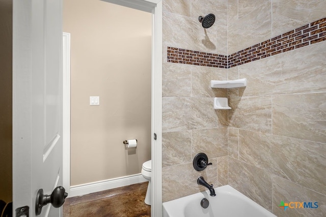 750 Cambridge Dr, New Braunfels, TX 78132 - full bathroom featuring toilet, shower / washtub combination, baseboards, and concrete flooring