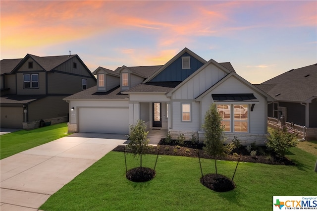 craftsman house featuring a yard