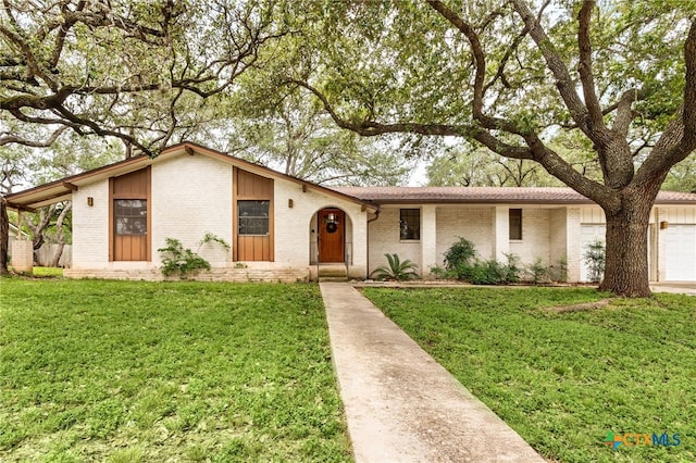 517 Oakwood Blvd, New Braunfels, TX 78130 - photo 1