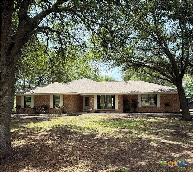 6601 Wells Fargo Rd, Killeen, TX 76542 - ranch-style home featuring brick siding