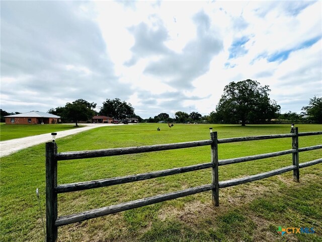 view of yard featuring a rural view