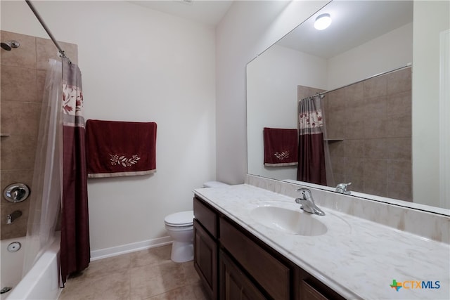 115 Scarlet Ct, Canyon Lake, TX 78133 - full bath featuring shower / bath combo, baseboards, toilet, tile patterned floors, and vanity