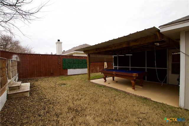 view of yard featuring a patio area