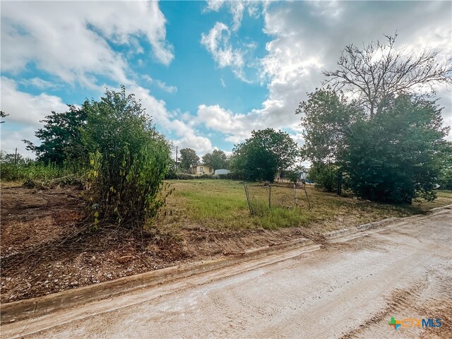 112 Field St, Luling TX, 78648 land for sale