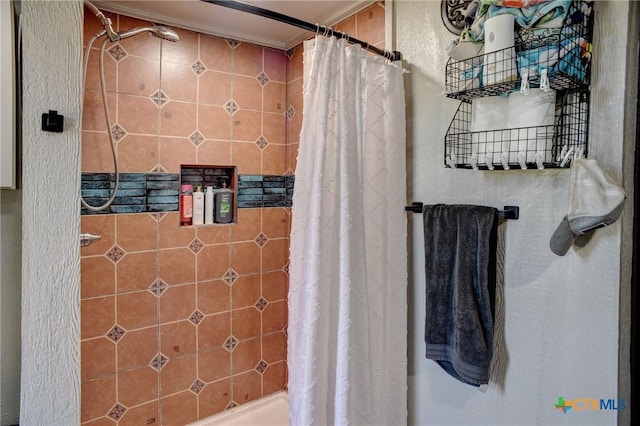 1319 County Road 339, Shiner, TX 77984 - full bathroom with a tile shower