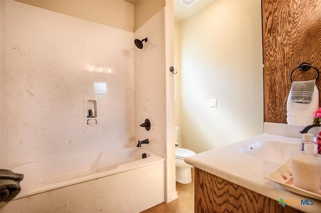 106 Overlook Trl, Copperas Cove, TX 76522 - bathroom featuring toilet, vanity, and bathing tub / shower combination