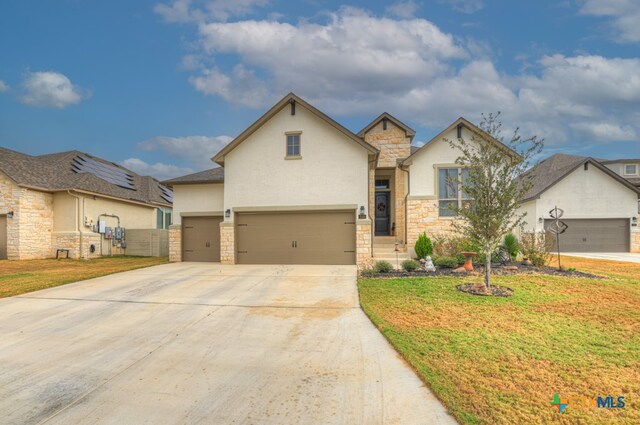 588 Vale Ct, New Braunfels, TX 78132 - view of front facade with a front lawn