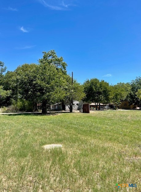 505 E 4th St, Cameron, TX 76520 - photo 8