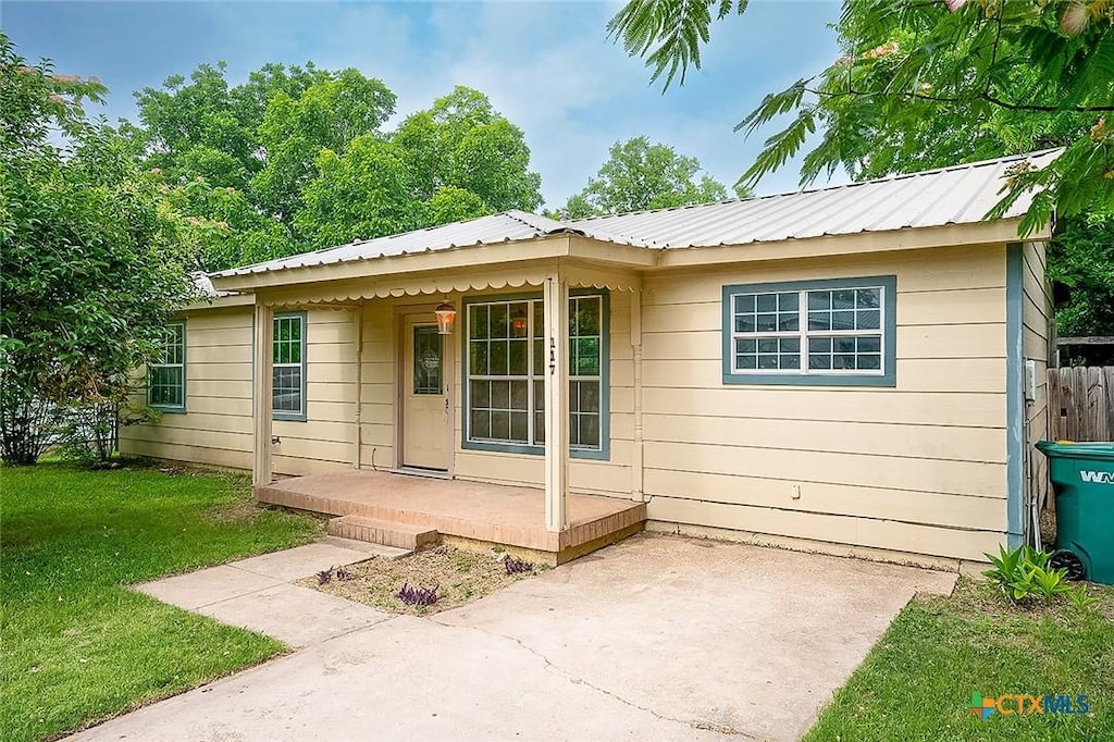 117 N 28th St, Gatesville, TX 76528 - photo 1