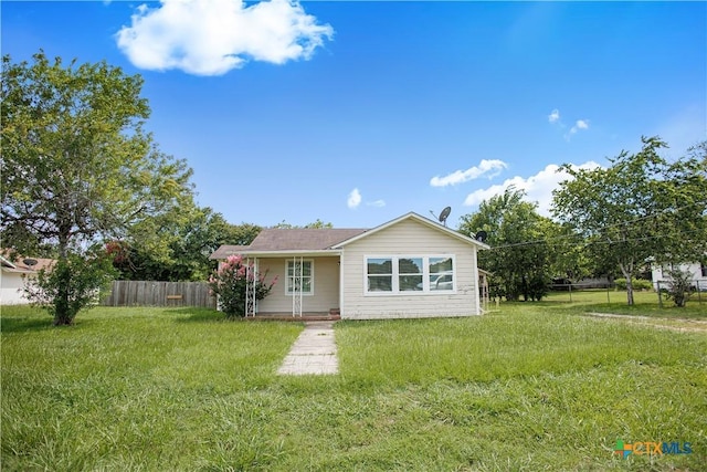 704 Maple St, Yoakum, TX 77995 - back of property