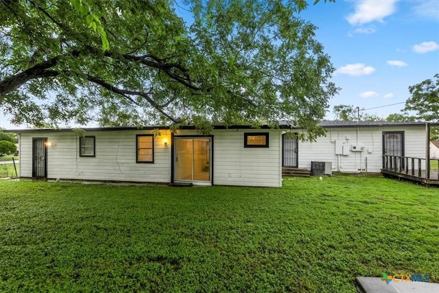 1102 S 5th St, Copperas Cove, TX 76522 - back of property featuring a lawn
