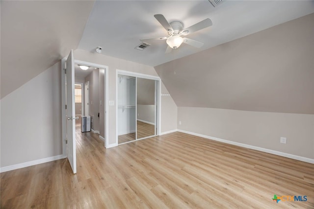 521 Woodhaven Dr, Ingleside, TX 78362 - additional living space featuring a ceiling fan, lofted ceiling, light wood finished floors, and baseboards