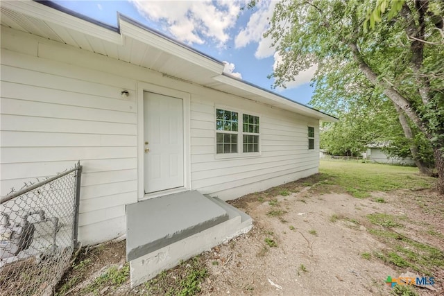 2613 Goliad St, Temple, TX 76501 - entrance to property featuring fence