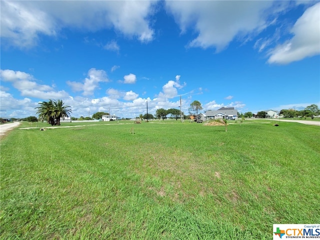 Listing photo 3 for 711 Bayview Dr, Palacios TX 77465