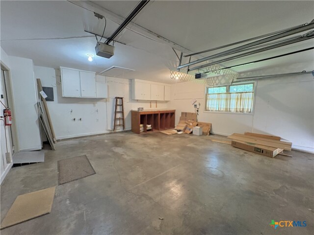 2602 Miori Ln, Victoria, TX 77901 - garage with a garage door opener
