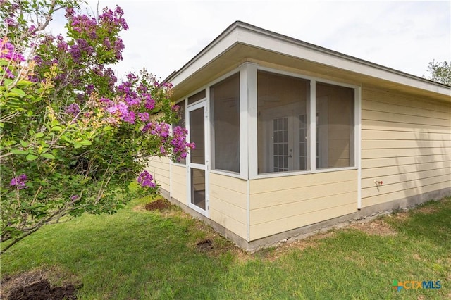 3259 Wren Brook Dr, New Braunfels, TX 78130 - view of side of property with a sunroom and a yard