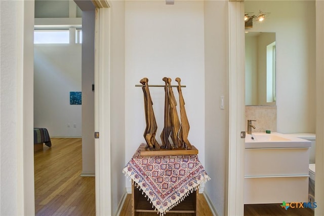 1550 Moon View Dr, New Braunfels, TX 78132 - mudroom with wood finished floors