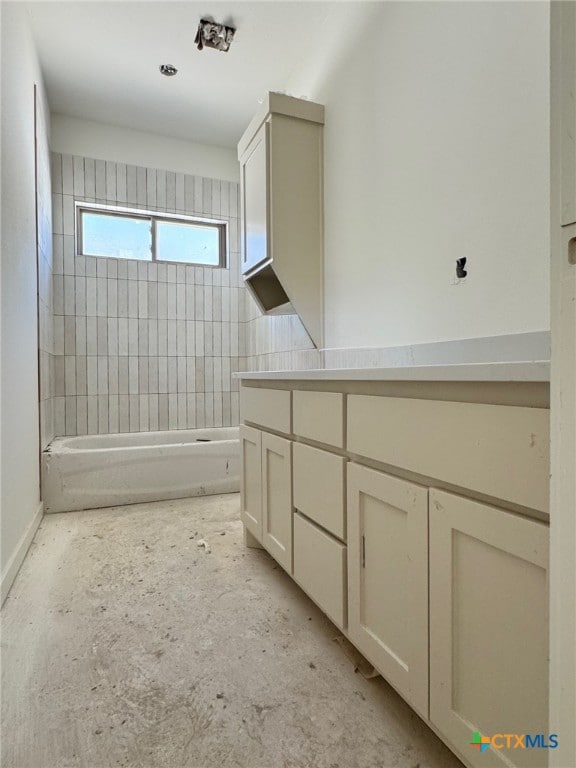 bathroom with shower / bathtub combination