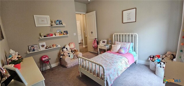633 Vale Ct, New Braunfels, TX 78132 - bedroom featuring carpet floors and baseboards