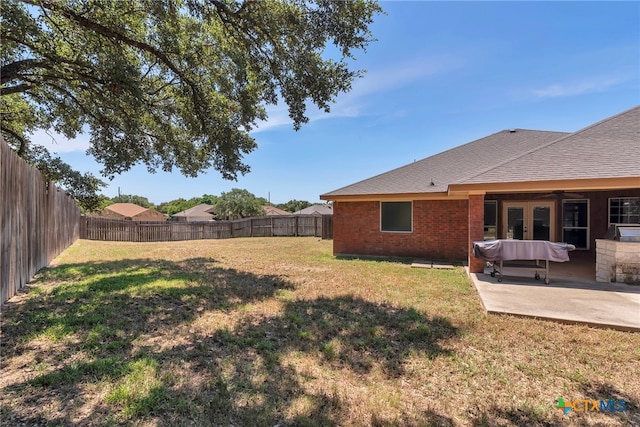 view of yard with a patio