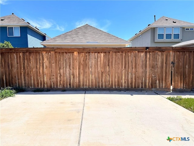 137 Rustic Glen Dr, San Marcos, TX 78666 - view of patio featuring fence