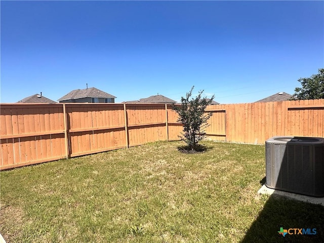 137 Rustic Glen Dr, San Marcos, TX 78666 - view of yard featuring central AC